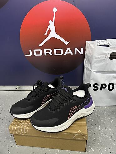 Мужские кроссовки, 40, 41, Asics, Новый, цвет - Белый, Самовывоз, Платная доставка