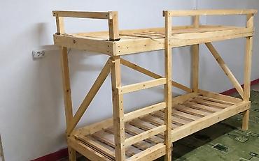 bunk bed: Двухъярусная деревянная кровать - Конструкция из массива неизученного — 1
