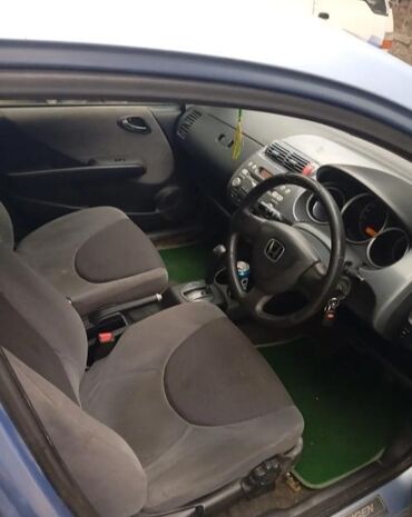 срочно срочно продаю машина: Honda Fit: 2001 г., 1.3 л, Автоматтык, Бензин, Хетчбек