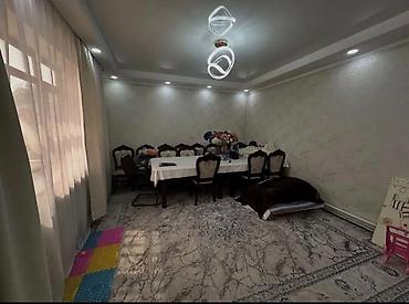 Продажа коттеджей и домов: Срочно продается двухэтажный дом с участком 5 соток, фактически 6, ж/м — 15