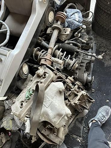 Другие детали кузова: Различные кузовные детали для корейской автомашин автомобилей. В — 11