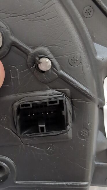 Yan və salon güzgüləri: Məhsul: Avtomobil yan güzgüləri (cüt) Xüsusiyyətlər:cütün qiymeti - — 10