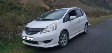 210 белый: Honda Fit: 2009 г., 1.5 л, Автомат, Бензин, Хэтчбэк