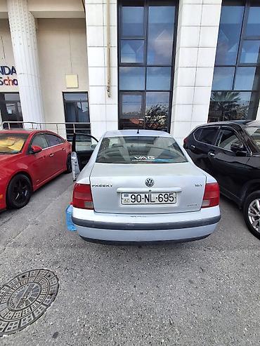 Volkswagen Passat: 1.8 l | 1999 il Sedan