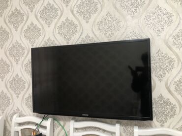 проводной микрофон: Продаю работает отлично 👍