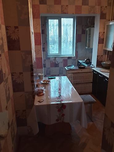 продаю квартиру район юг2: 3 комнаты, 74 м², Юг-2 мкр 106 серия, 2 этаж, Старый ремонт — 3