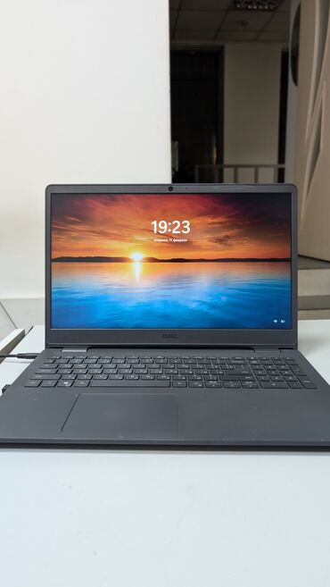 Ноутбуки: Ноутбук, Dell, 4 ГБ ОЗУ, Intel Core i3, 15.6 ", Б/у, Для несложных задач, память SSD