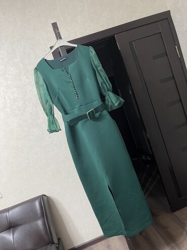 платье зеленое: Вечернее платье, M (EU 38)