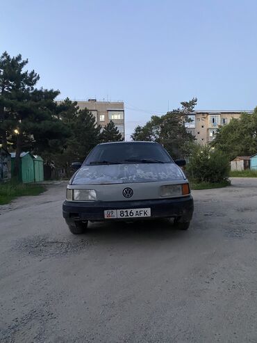 срочно продать машину: Volkswagen Passat: 1988 г., 1.8 л, Механика, Бензин, Седан