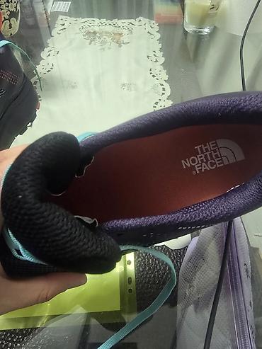Patike: Prodajem ženske patike The north face, broj 40 evropski, US 9, nove — 7