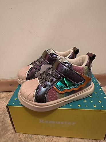 Детская обувь: 1. Кожанные сапоги на девочку, размер 23 (2-3года). Сезон осень-весна — 6