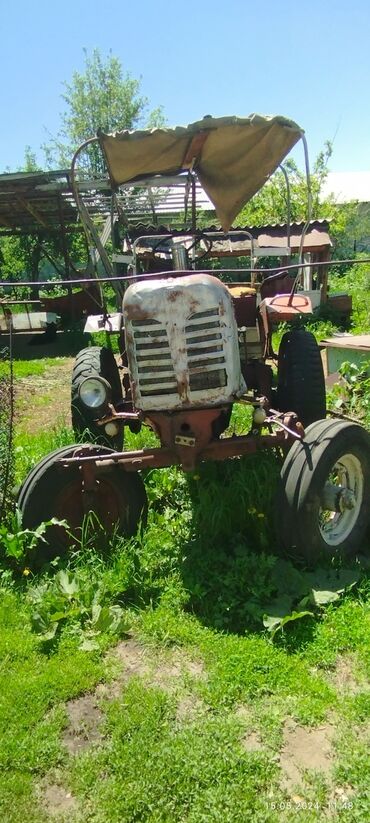 техника селхоз: Продается трактор нерабочий, Самовывоз
