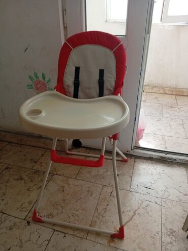 usaq ucun yellencekler qiymetleri: Uşaq yemək stulu - Rəng: qırmızı-açıq bej oturacaq, ağ metal