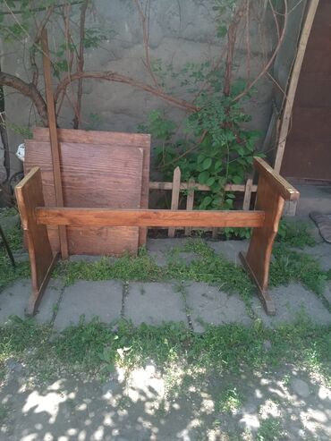 Другие товары для кухни: Продаю стол для сада и дома.Цена 1000 сом.Разобран