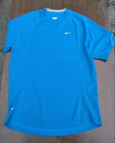 pull and bear prsluk muski: T-shirt Nike, S (EU 36), color - Light blue