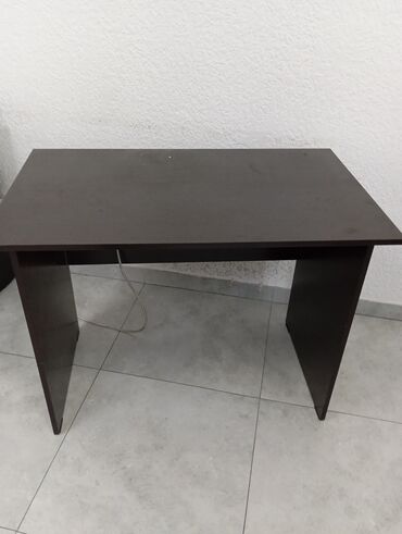 столу: Офисный Стол, цвет - Черный, Новый
