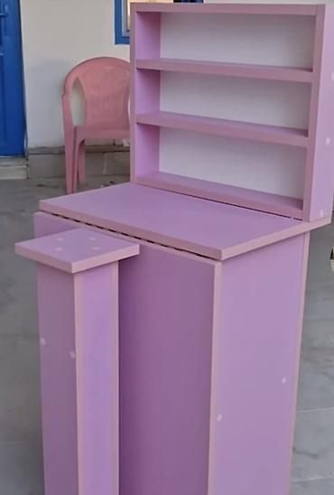 dırnag stolu: Künc masa, Stulsuz, Polkalı, Siyirməsiz, MDF — 2