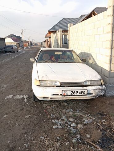 Mazda: Mazda 626: 1988 г., 2.2 л, Механика, Бензин, Хэтчбэк