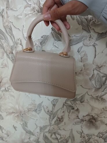 Классические сумки: Продам Сумочки! Цвета бежевый, чёрный и светло-кофейный. Абсолютно — 9