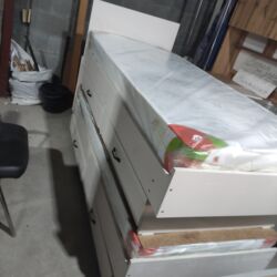 кровать 1 спальный: Бир кишилик керебет, Жаңы, Матрасы бар, узуну - 190 см