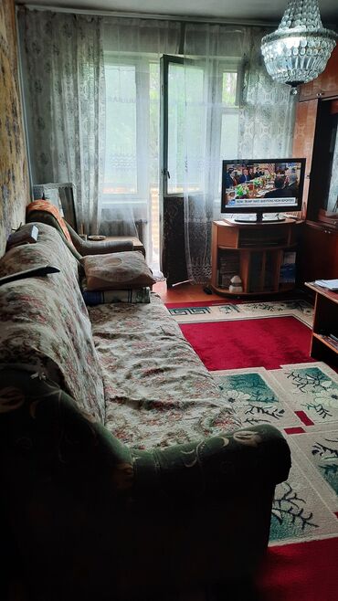 снять квартиру в районе автовокзала: 2 бөлмө, 43 кв. м, 104-серия, 4 кабат, Эски ремонт
