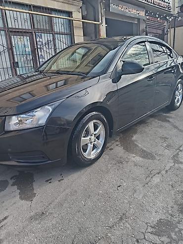 Chevrolet: Chevrolet Cruze: 1.4 l | 2011 il 341790 km Sedan — 4