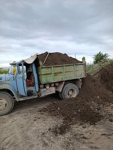 груд: Плодородный чернозём с доставкой самосвалом. - Структура: рыхлая — 1