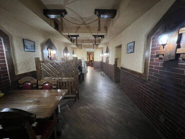 Restoran, kafelər: Obyekt 120 kvadratdır düzgün işlək yerdi. Hər bir əsyası və avadanlığı — 8