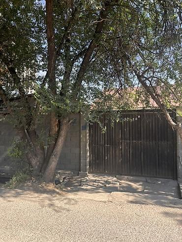 Продаю дом барачного типа, 4 комнатная, канализация центральная, рядом at lalafo.kg Продаю дом барачного типа, 4 комнатная, канализация центральная, рядом