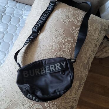 чехлы на стул: Барсетка, Burberry, Материал: Тканевый материал, Застежка на молнии, Множество карманов, Б/у