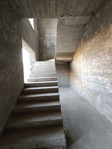 Həyət evləri və villaların satışı: 6 otaqlı, 300 kv. m, Kredit yoxdur, Təmirsiz — 9