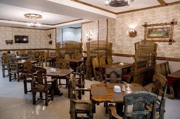 Restoran, kafelər: Neftciler metrosundan bir neçə dəqiqə aralı məsafədə hazır vəziyyətdə — 15