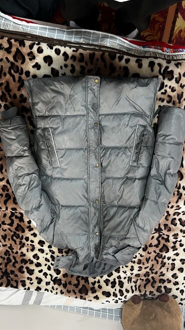 Куртки: Куртки каждая по 300 — 10