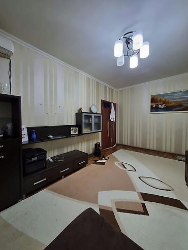 алмааты: 3 комнаты, 70 м², Улан мкр 106 серия, 6 этаж, Старый ремонт — 1