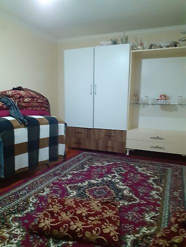 sirvanda heyet evleri satilir: 5 otaqlı, 62 kv. m, Yeni təmirli — 2