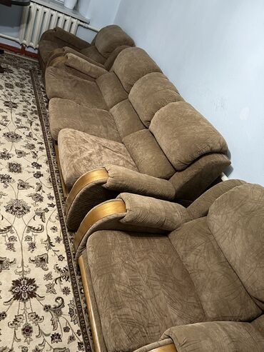 1 кишилик диван: Түз диван, түсү - Күрөң, Колдонулган