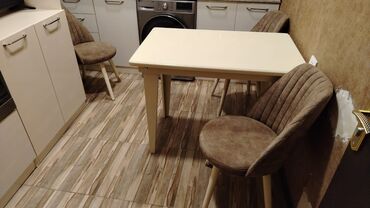 Masa desti 180m satilir. Stol 70x120 4 eded stulu var. Xirdalan