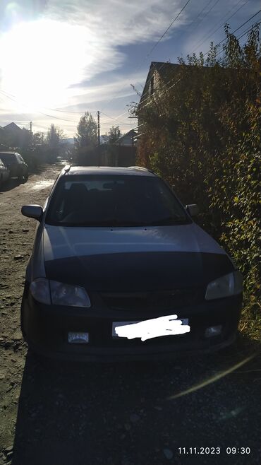 жолудь: Mazda 323: 1998 г., 1.8 л, Автомат, Бензин, Хэтчбэк