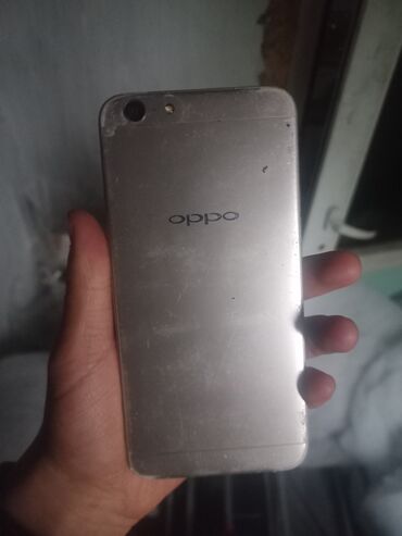 телефон на 4000: Oppo A57, Б/у, 32 ГБ, цвет - Серебристый, 1 SIM, 2 SIM