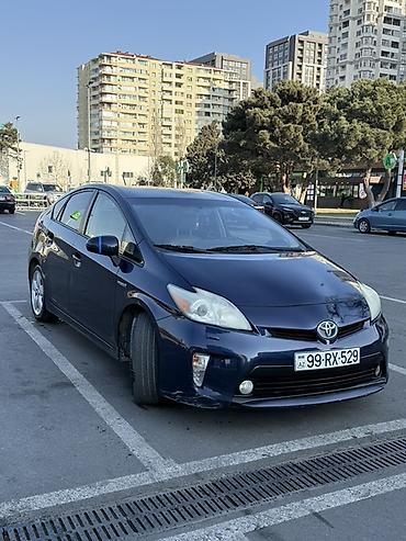 prius diskləri: Toyota Prius Hybrid – mavi rəng, 5 qapılı liftbek kuzov. Texniki — 2