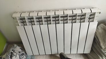 Отопление и нагреватели: Срочно продаю радиатор, не пользовались, в отличном состоянии