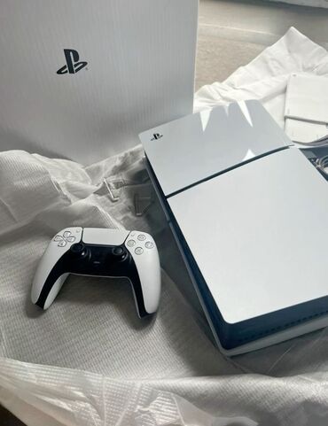 ps5 kontroller: Playstation 5 slim model 1pultla ideal vəziyətdə Karobkasida var