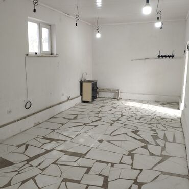 токмок аренда квартир: Сдается Помещения 30 КВ.м. Теплый пол,Свет,Вода.Можно под