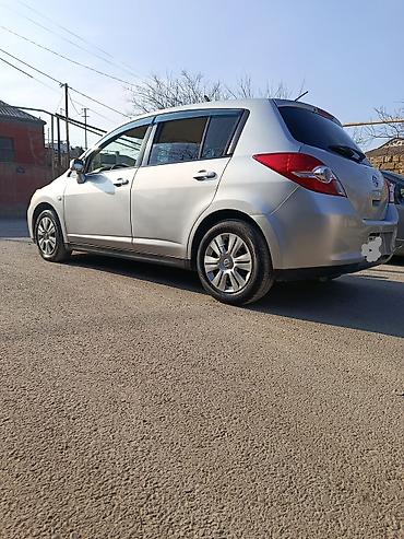 nissan mator: Nissan Tiida: 1.5 l | 2011 il Hetçbek — 5