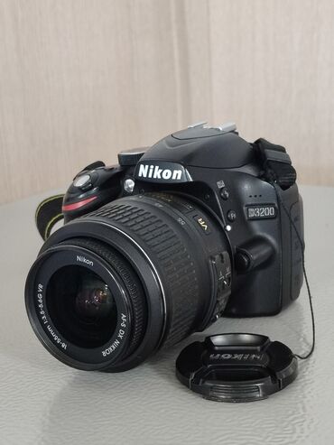 Фотоаппараты: Продаю фотоаппарат Nikon D3200 в идеальном состоянии, объектив 18-55