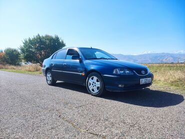 2 9 тди: Toyota Avensis: 2001 г., 1.8 л, Механика, Бензин, Седан