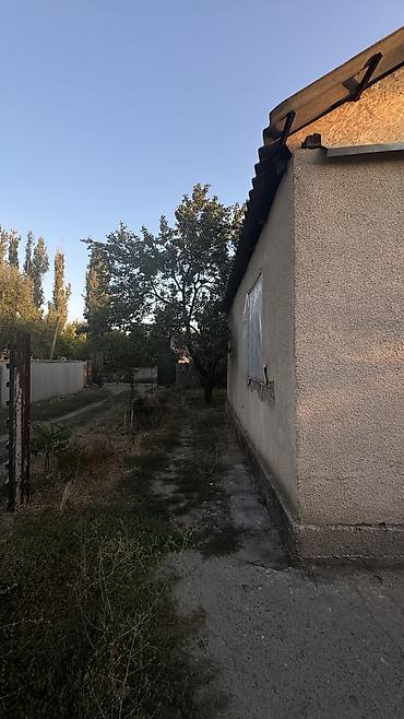 дом на колесо: Сокулук центр от трассы 5 мин. 7 соток дом 3 ком с удобствами, газ — 5