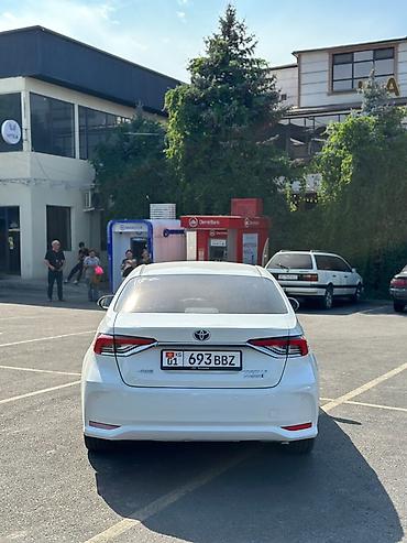на corolla: Toyota Corolla: 2022 г., 1.8 л, Автомат, Гибрид, Седан — 5