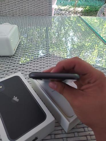 Apple iPhone: IPhone 11, Qara, Sənədlərlə — 5