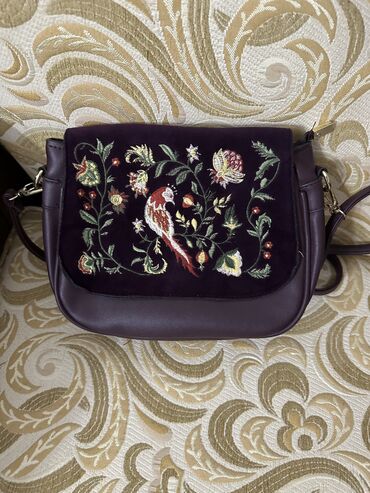 Çantalar: 10 azn — 15